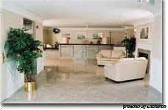 West Edmonton Mall Inn 2*,